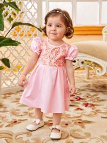 SHEIN 嬰兒捲形花紋泡泡袖洋裝 - 粉色 - 查看 1