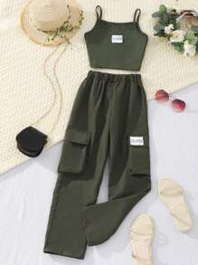 SHEIN 女大童字母補丁細節吊帶上衣和翻蓋口袋工裝褲 - 軍綠色 - 查看 1