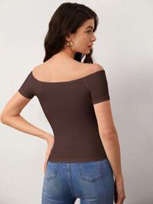 SHEIN BASICS 一字肩素色T恤 - 巧克力棕 - 查看 2