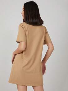 SHEIN BASICS Vestido de camiseta de un solo color, estilo sencillo, uso diario informal - Camel - Ver 2