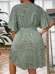 SHEIN Holidaya 大碼滿版印花蝴蝶袖繫腰帶連衣裙 - 薄荷綠 - 查看 2