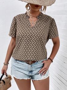 SHEIN Clasi 大碼滿版印花缺口領襯衫 - 卡其色 - 查看 3