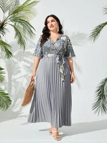 Modelyn 大碼佩斯利印花百褶下擺繫腰帶連衣裙 - 灰色 - 查看 5