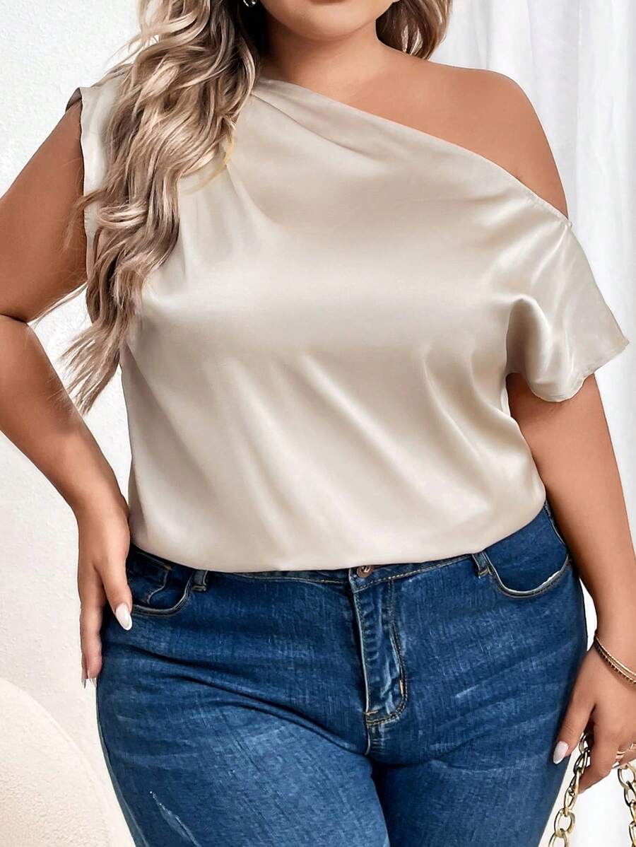 SHEIN Privé 大碼不對稱領蝙蝠袖緞面襯衫 - 香檳色 - 查看 1