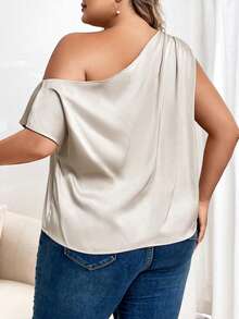 SHEIN Privé 大碼不對稱領蝙蝠袖緞面襯衫 - 香檳色 - 查看 2