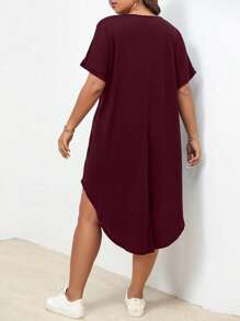 SHEIN LUNE 大碼素色蝙蝠袖弧形下擺T恤洋裝 - 酒紅色 - 查看 2