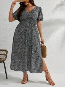 SHEIN VCAY 大碼植物印花蝴蝶袖高衩連衣裙 - 黑色 - 查看 1