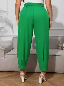 SHEIN Essnce Plus Solid Carrot Trousers - Green - View 2
