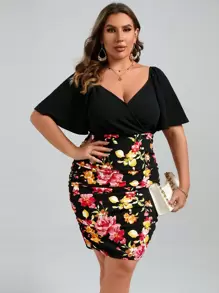 SHEIN Clasi 大碼印花蝴蝶袖側收褶緊身連衣裙 - 彩色 - 查看 1