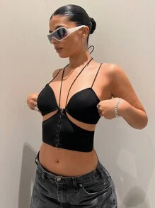 SHEIN X Doris Jocelyn SHEIN ICON 鉤眼扣前鏤空吊帶上衣 - 黑色 - 查看 4