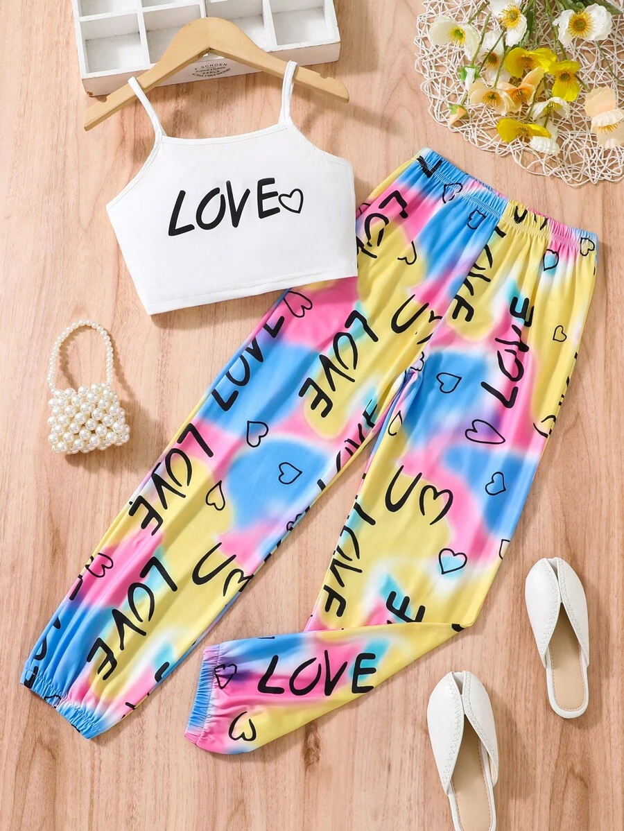 SHEIN 女孩字母圖案吊帶上衣和紮染長褲 - 彩色 - 查看 1