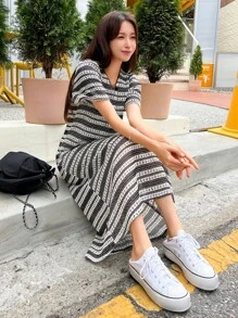DAZY 條紋印花泡泡袖連衣裙 - 黑與白 - 查看 5