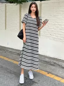 DAZY 條紋印花泡泡袖連衣裙 - 黑與白 - 查看 8