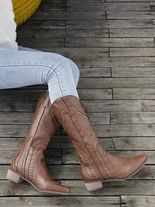 帶釘子的復古西部風格靴子，粗跟和尖頭，女士牛仔靴 - 棕色 - 查看 4