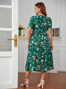 SHEIN Frenchy Plus Floral Print Knot Side Wrap Dress - Dark Green - View 2