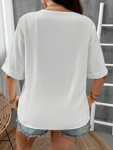 SHEIN LUNE 大碼素色V領襯衫 - 白色 - 查看 2