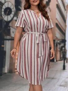 SHEIN LUNE 大碼條紋印花缺口領繫腰帶連衣裙 - 彩色 - 查看 2
