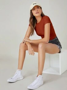 SHEIN BASICS Áo thun nữ màu trơn Giải trí - Rỉ Nâu - Xem 2