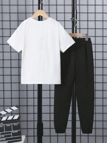 SHEIN 2 Cái/bộ Tween Nam Giản Dị Thể Thao Graffiti & In Chữ Lớn Áo Thun Nữ Tay Ngắn Và Quần Thể Thao Cho Mùa Hè & Mùa Thu - Đen và trắng - Xem 2