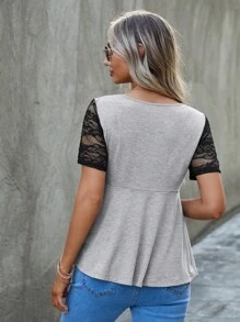 SHEIN LUNE 蕾絲拼接前收褶T恤 - 彩色 - 查看 2