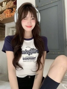 Camiseta crop en contraste de manga raglán con estampado de letra - Blanco - Ver 4