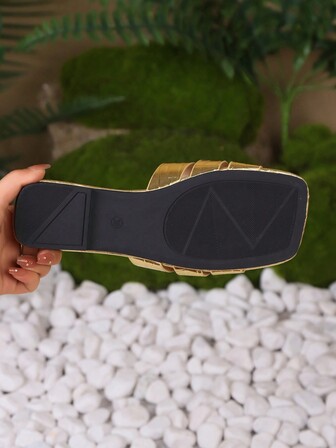 秋冬金属鳄鱼纹时尚户外凉鞋、平底鞋