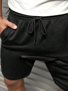 Manfinity VCAY 男士素色腰部抽繩短褲 - 黑色 - 查看 3
