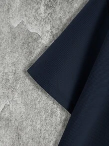 Manfinity Hypemode 男士寬鬆polo衫,配有字母貼片 - 藏蓝色 - 查看 4