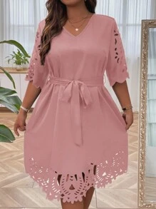 SHEIN Clasi Đầm Plus Size Thắt lưng Cắt ra Sò điệp màu trơn Giải trí - Bụi hồng - Xem 5