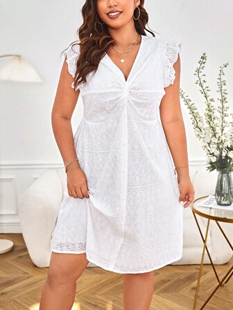 SHEIN Privé 大碼網眼刺繡荷葉邊連衣裙