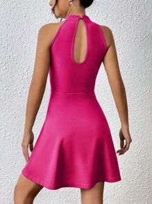 SHEIN Essnce 素色繞頸A-線連衣裙 - 玫紅色 - 查看 2