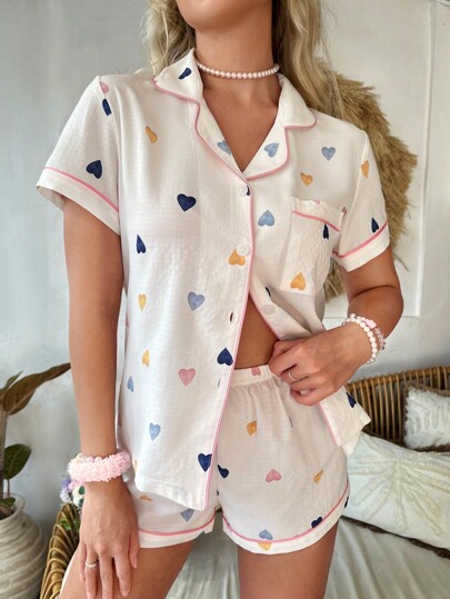 Conjunto de pijama con estampado de corazones y ribetes contrastantes, conjunto blanco