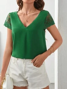 SHEIN Unity 拼接網紗刺繡V領襯衫 - 綠色 - 查看 2