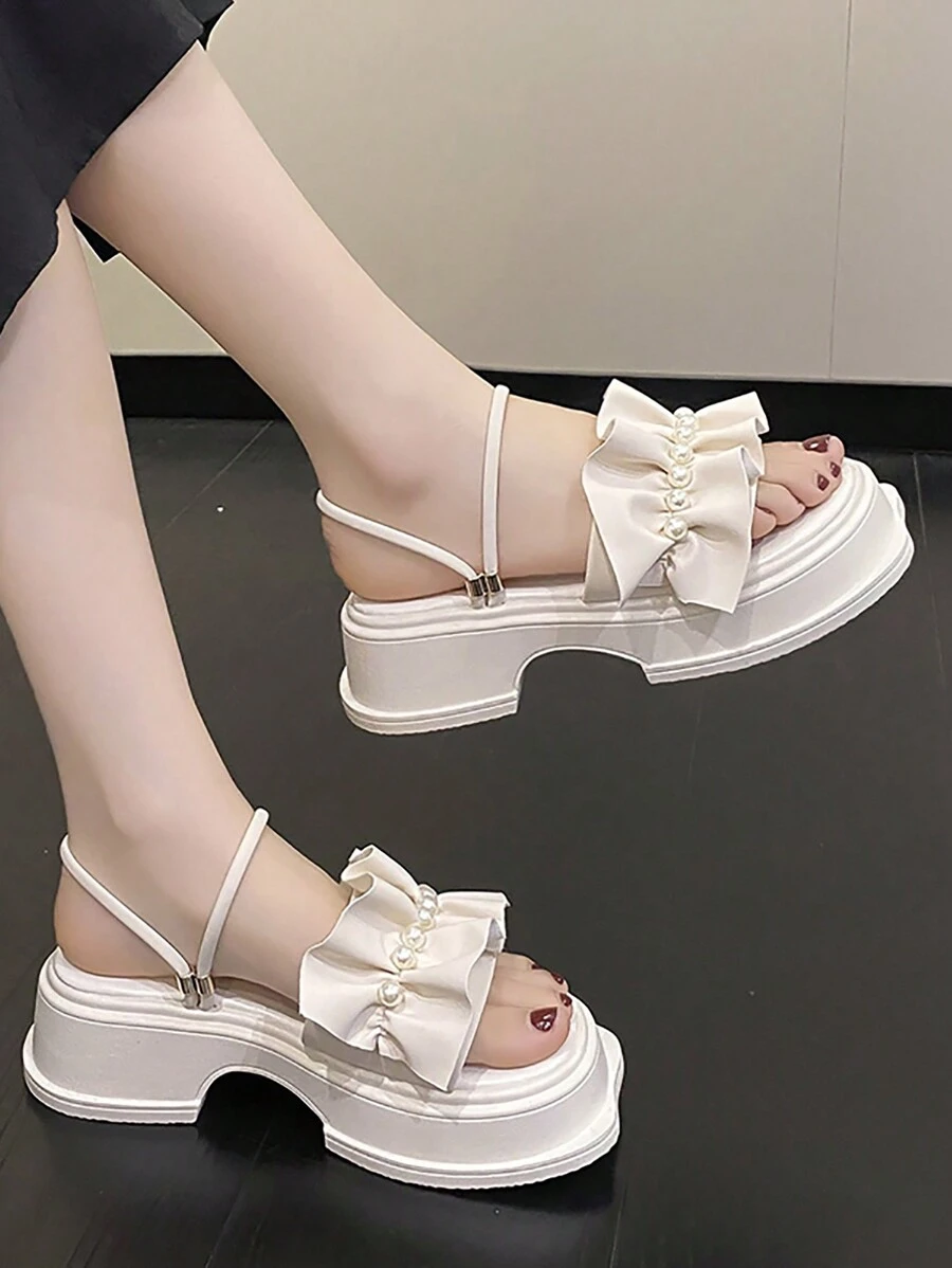 女士蕾絲和人造珍珠裝飾用品涼鞋,露趾露跟鞋涼鞋 - 米色 - 查看 1