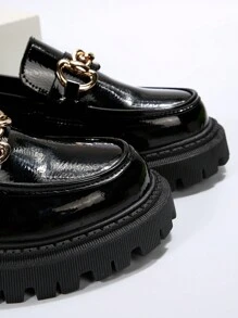 Women's Round Toe Platform Retro Oxford Shoes With Metal Chain Decor, Low-Top Slip-On Casual Loafers, Spring/Fall Daily Wear Comfortable Heeled Shoes