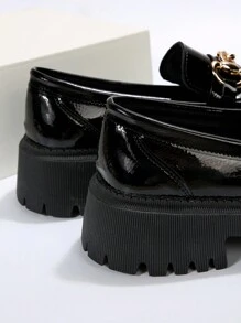 Women's Round Toe Platform Retro Oxford Shoes With Metal Chain Decor, Low-Top Slip-On Casual Loafers, Spring/Fall Daily Wear Comfortable Heeled Shoes