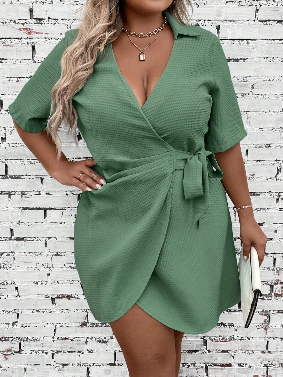 SHEIN VCAY Talla grande Vestido unicolor cruzado con nudo lateral - Verde - Ver 1