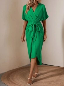 Chiquease Vestido con cinturón unicolor de manga murciélago bajo cruzado - Verde - Ver 4