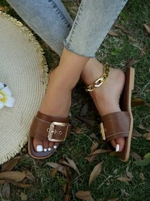 Women's Fashionable Flat Sandals With Buckle Decoration