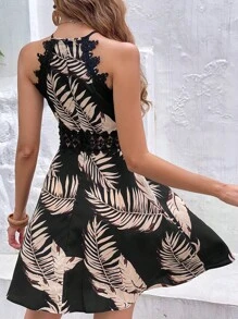 SHEIN Frenchy 熱帶圖案水溶蕾絲拼接繞頸連衣裙 - 黑色 - 查看 2