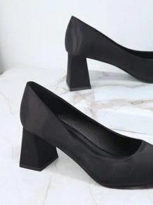 Pointy Toe Satin Block Heel Pumps - Black - View 3