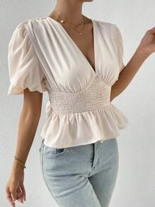 SHEIN Privé 深V領泡泡袖荷葉邊下擺襯衫 - 杏色 - 查看 4