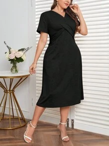 SHEIN Privé Đầm Plus Size Trọn gói Hội Chữ thập xoắn lại màu trơn Giải trí - màu đen - Xem 1