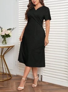 SHEIN Privé Đầm Plus Size Trọn gói Hội Chữ thập xoắn lại màu trơn Giải trí - màu đen - Xem 3