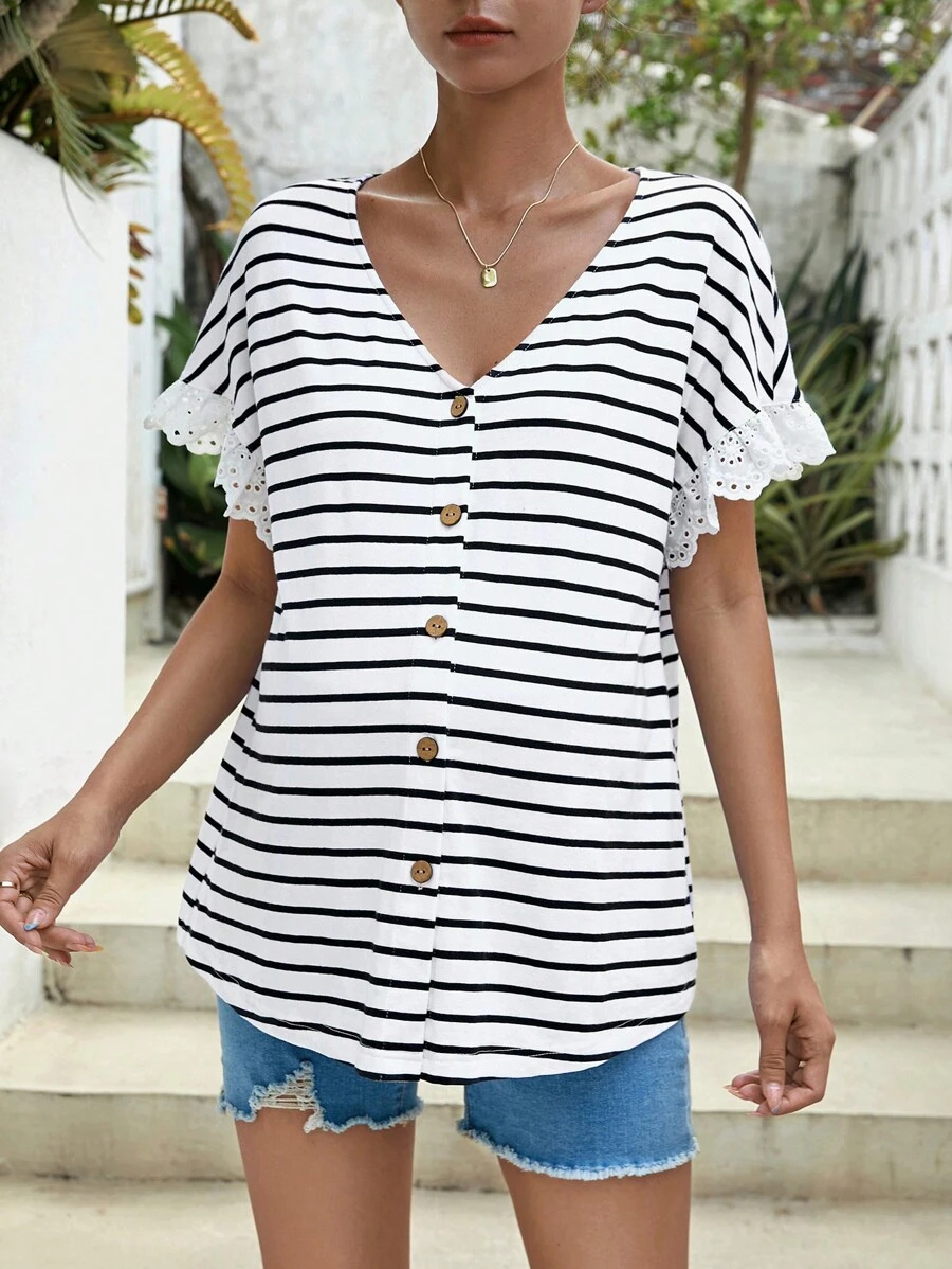 SHEIN 孕婦條紋印花前紐扣T恤 - 黑與白 - 查看 1