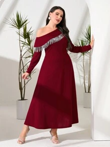 Modelyn Váy tua rua cổ bất đối xứng màu đỏ tía - Màu Đỏ Sâu - Xem 1