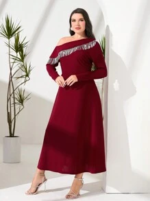 Modelyn Váy tua rua cổ bất đối xứng màu đỏ tía - Màu Đỏ Sâu - Xem 3