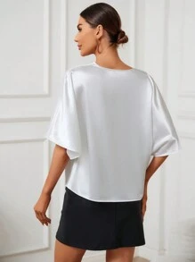 GENKIRA 垂領蝙蝠袖緞面襯衫 - 白色 - 查看 2