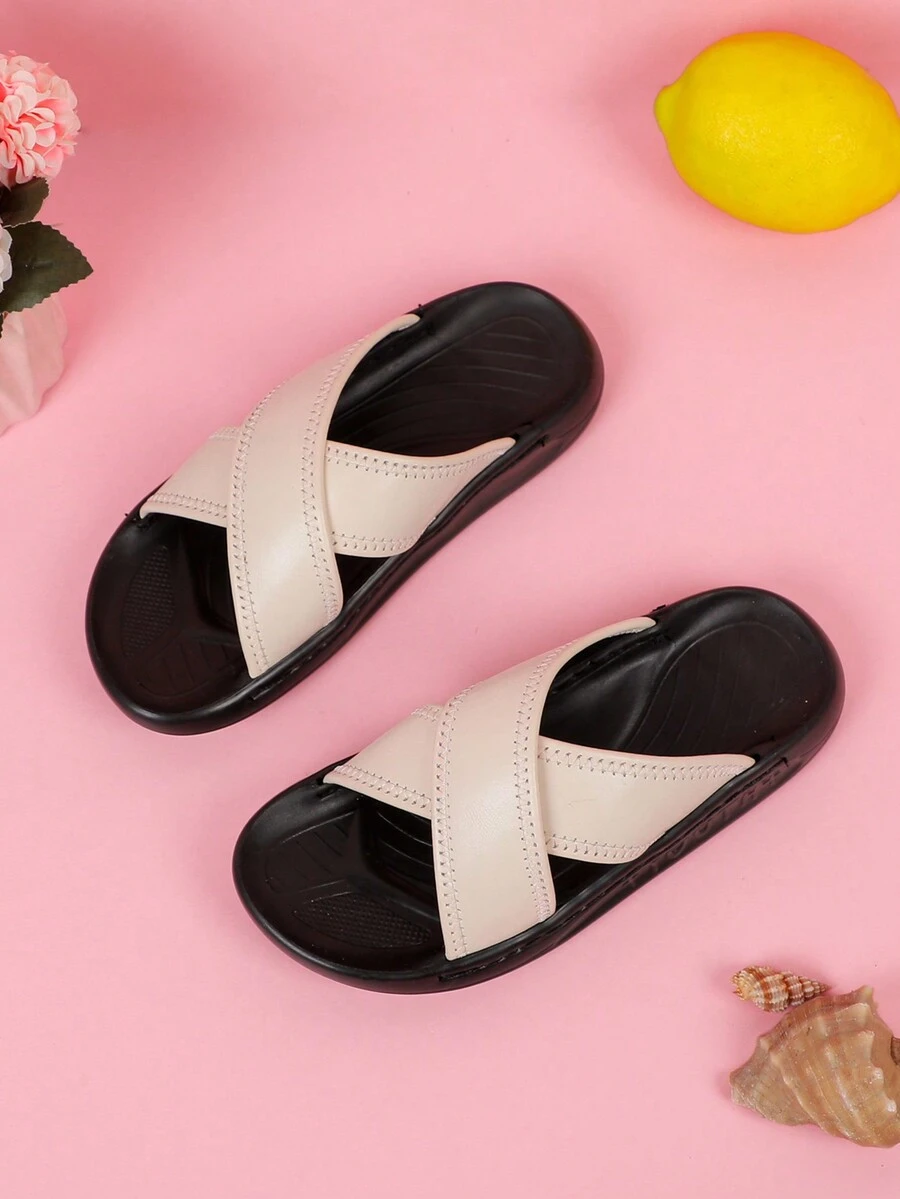 女孩交叉拖鞋適合夏天