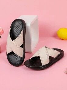 女孩交叉拖鞋適合夏天